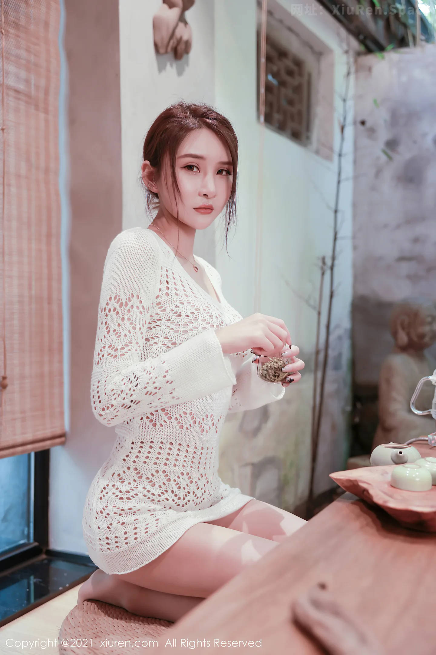 图片[5]-[XiuRen秀人网]VOL.3530 嫩模Emily尹菲茶室主题半脱露薄透内衣秀豪乳翘臀诱惑写真47P-秀人网官方网站